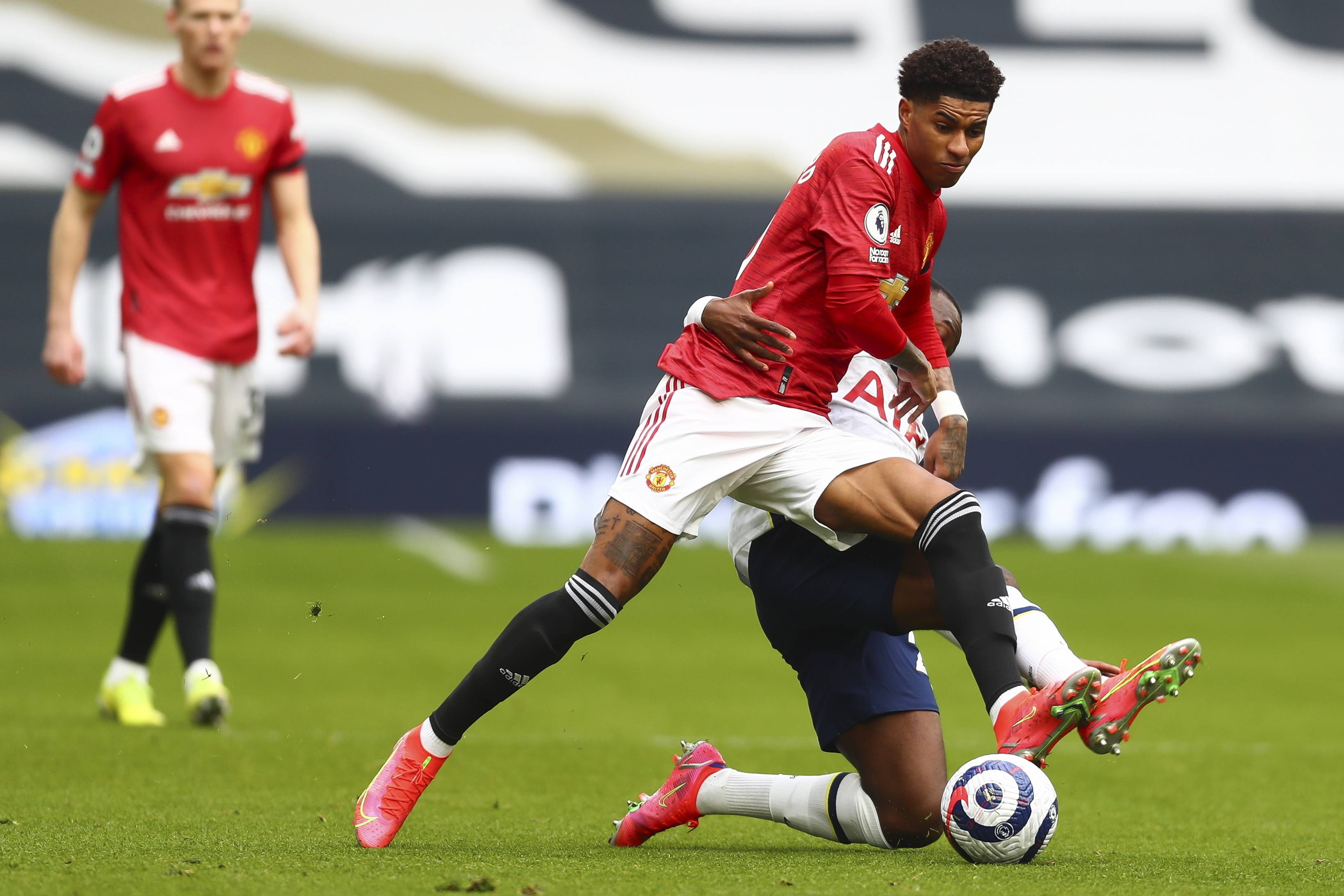 显得卓尔不 显得卓尔不